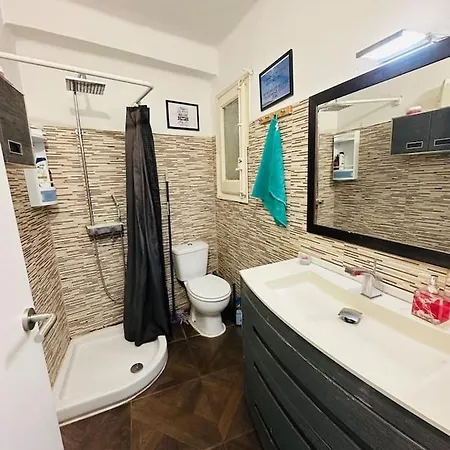 Central Apartment *